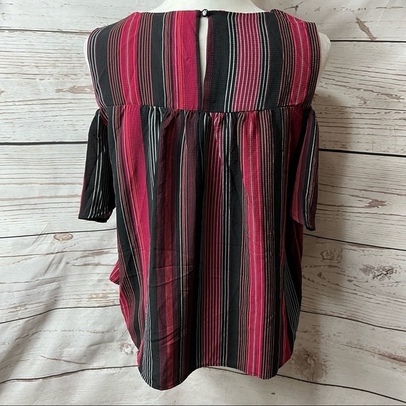 Monteau Striped Cold Shoulder Flutter Sleeve Short Sleeve Top - Picture 5 of 7